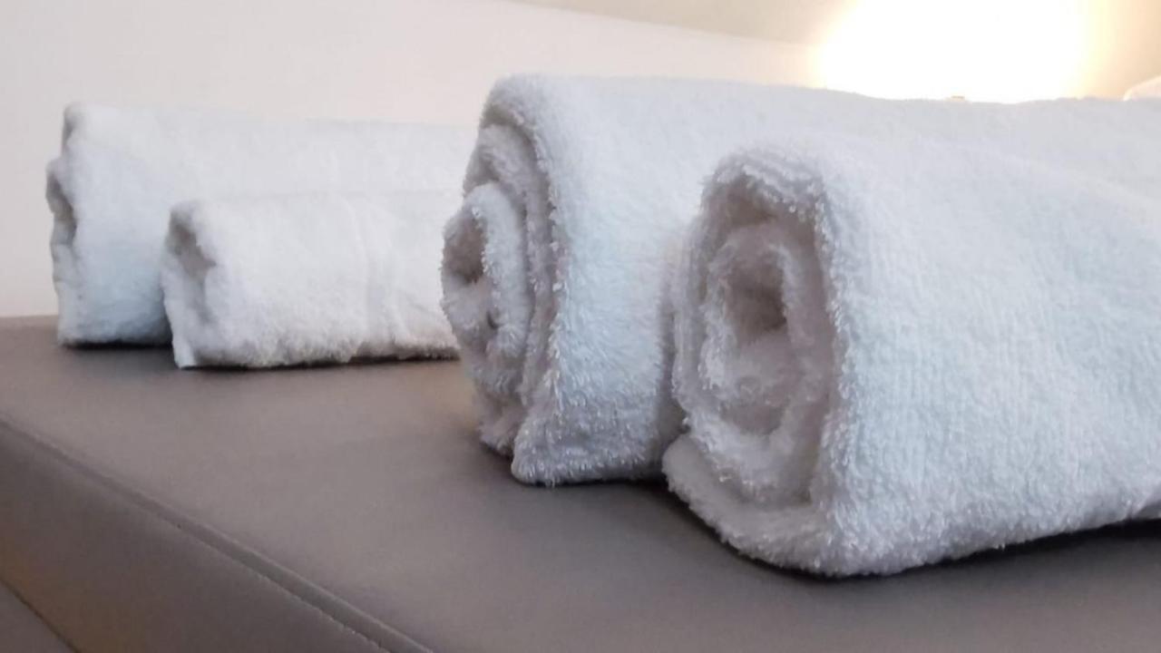 Le Duplex - Hyper Centre - Gare - Wifi - Netflix - Disney + Annecy Ngoại thất bức ảnh